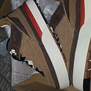 Brand new in box Ugg GoldenCush Sneakers